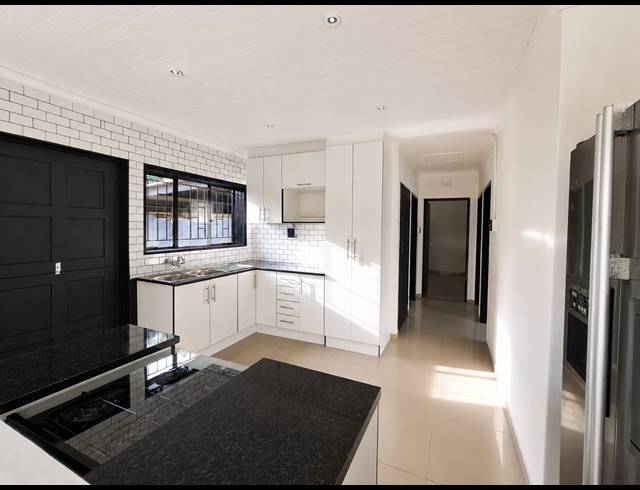 3 BEDROOM HOUSE FOR SALE IN VANDERBIJLPARK CW 6